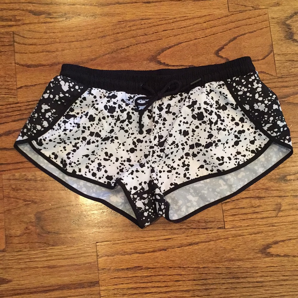 Fabletics athletics short black white xxs